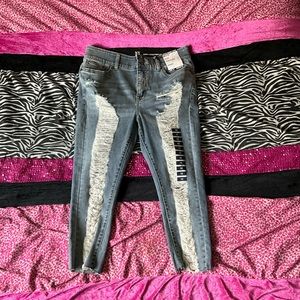 Women’s Distressed Denim Capris